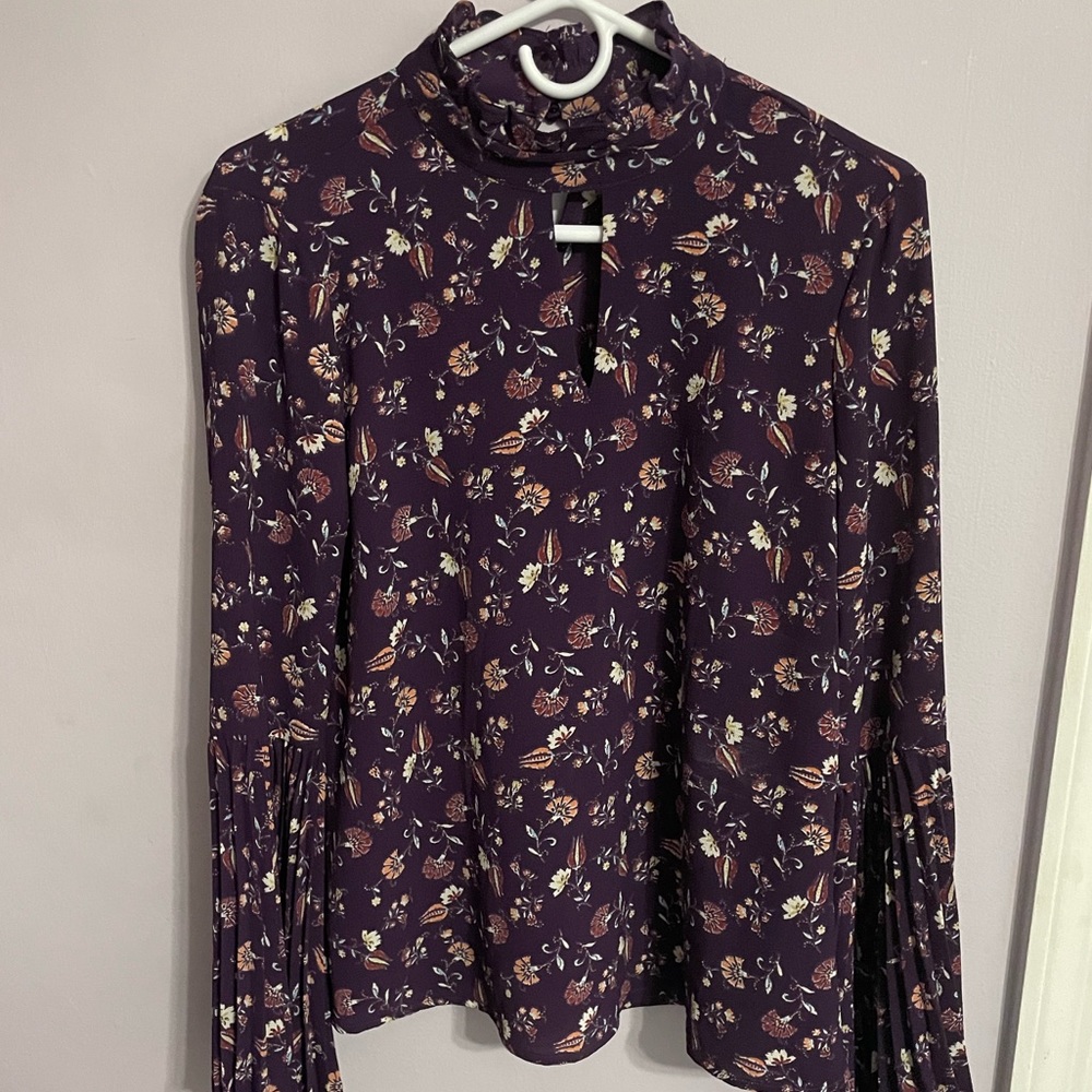 Small floral long bell sleeve shirt